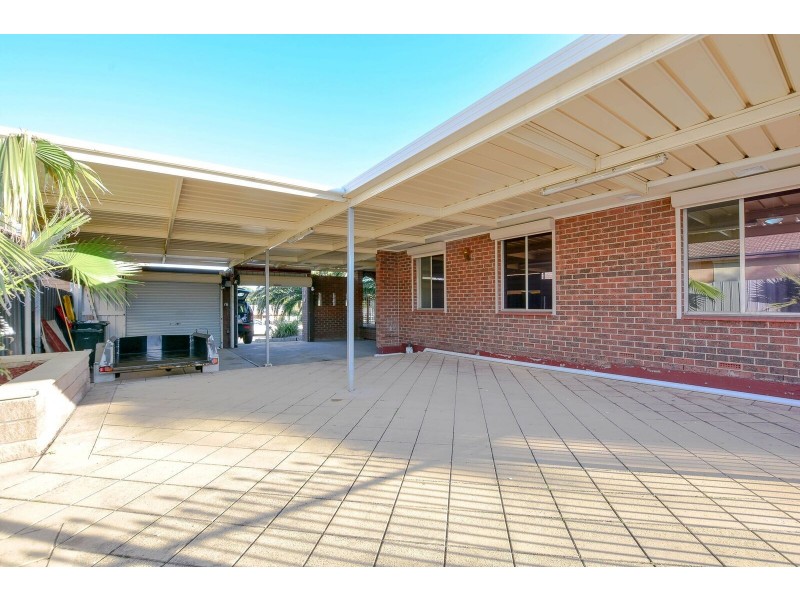 25 Midhurst Ave, Christie Downs SA 5164