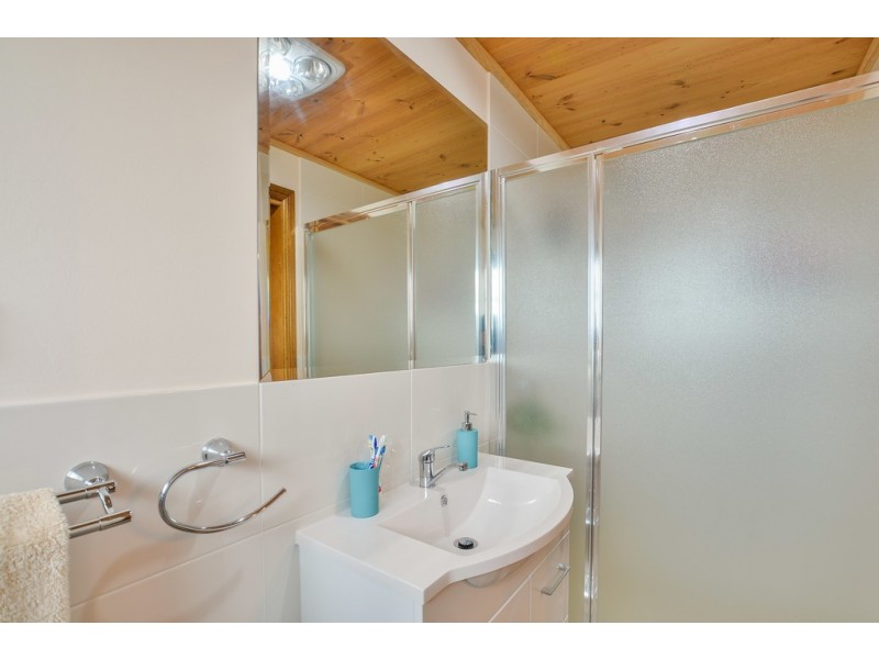 6 Manly Grove, Hayborough SA 5211