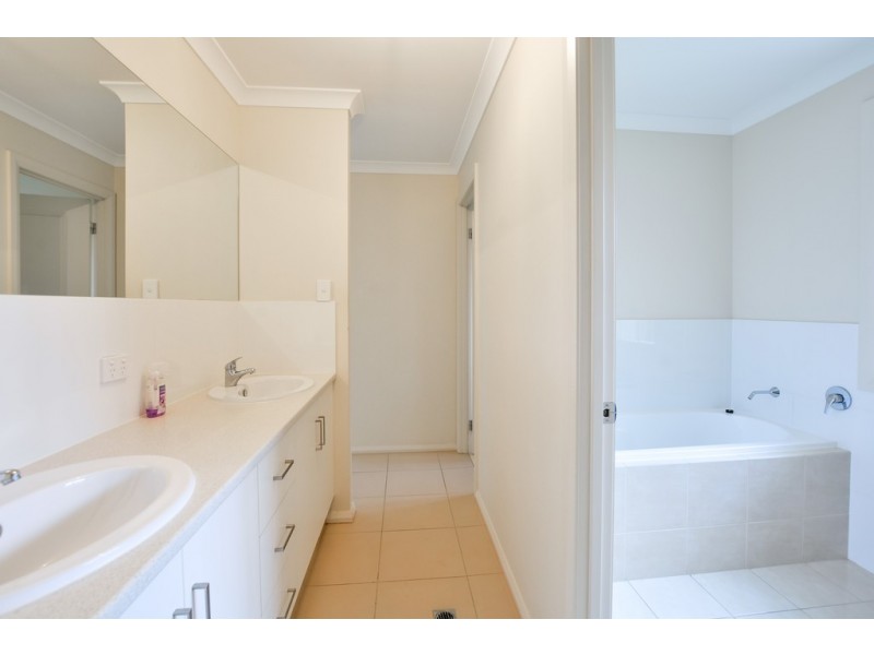 8 Kipsy Street, Aldinga Beach SA 5173