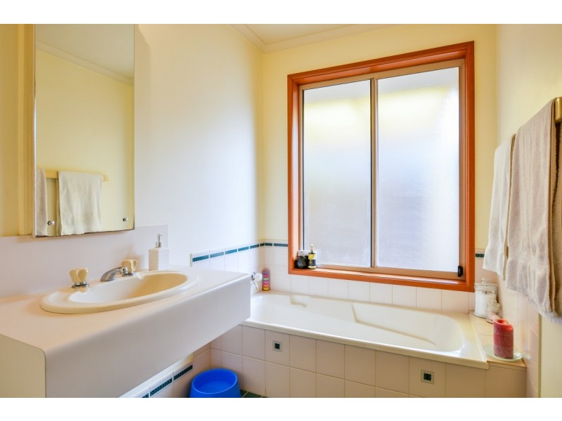 26 Shoalwater Close, Seaford Rise SA 5169