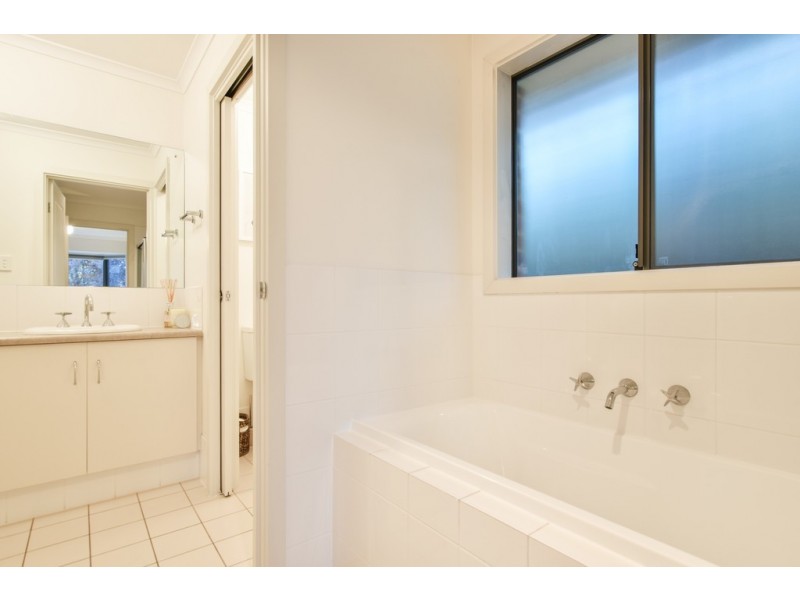 3 Bradbury Court, Hallett Cove SA 5158