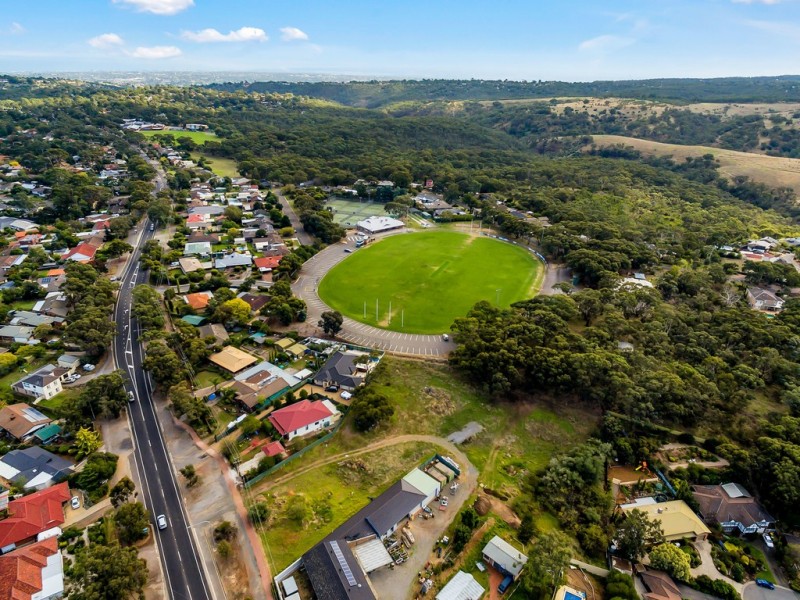 211 Black Road, Flagstaff Hill SA 5159