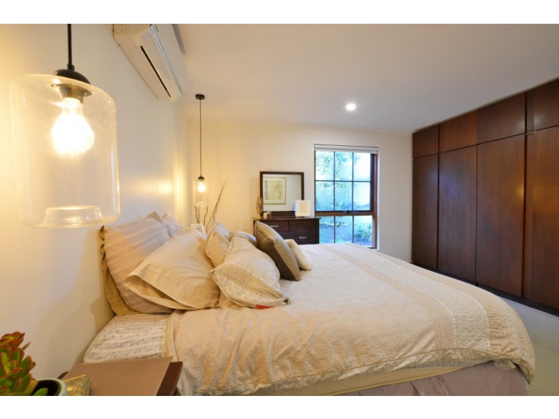 11 Horseshoe Drive, Aberfoyle Park SA 5159