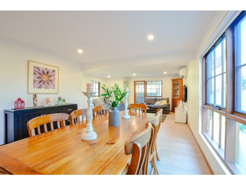 11 Horseshoe Drive, Aberfoyle Park SA 5159