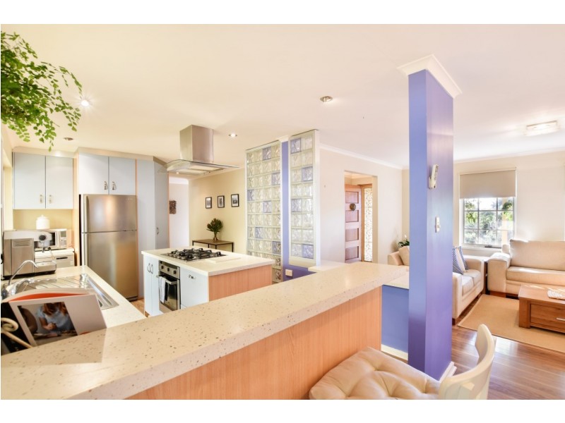 2 Jerilderie Drive, Happy Valley SA 5159