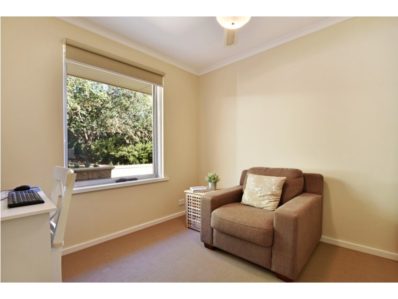 2 Jerilderie Drive, Happy Valley SA 5159