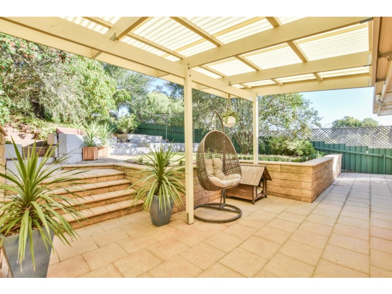 2 Jerilderie Drive, Happy Valley SA 5159