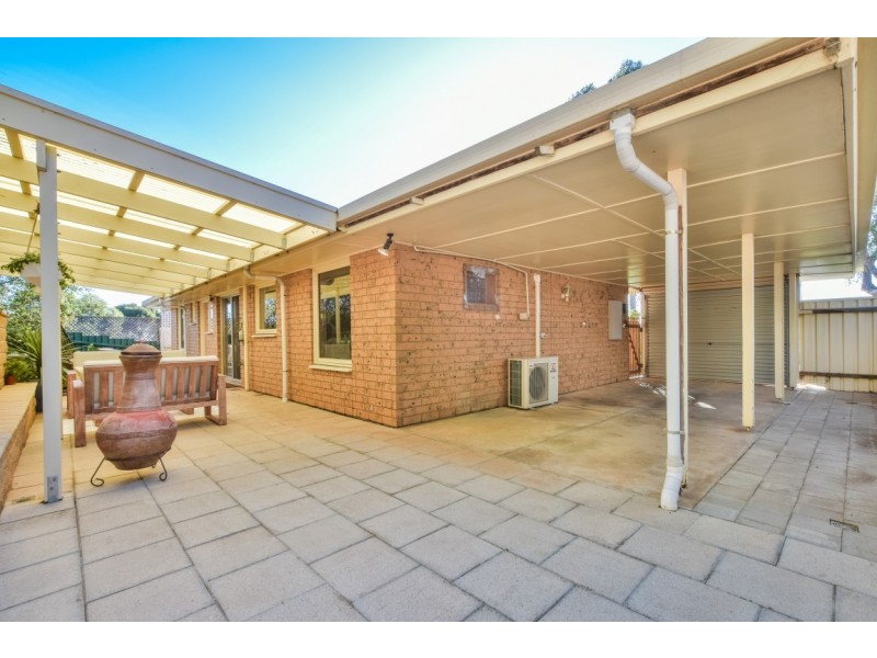 2 Jerilderie Drive, Happy Valley SA 5159