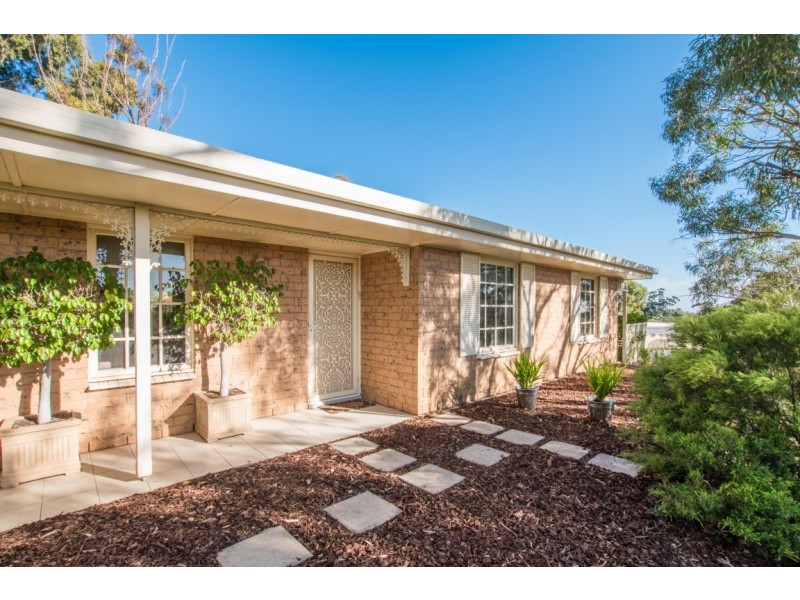 2 Jerilderie Drive, Happy Valley SA 5159