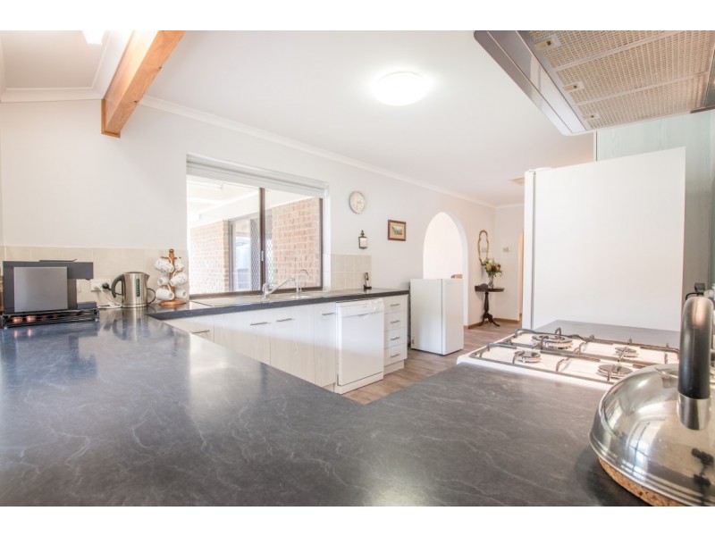 20 Nannigai Drive, Hallett Cove SA 5158