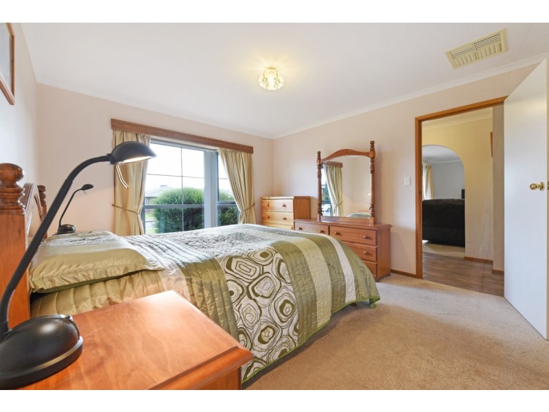 20 Nannigai Drive, Hallett Cove SA 5158