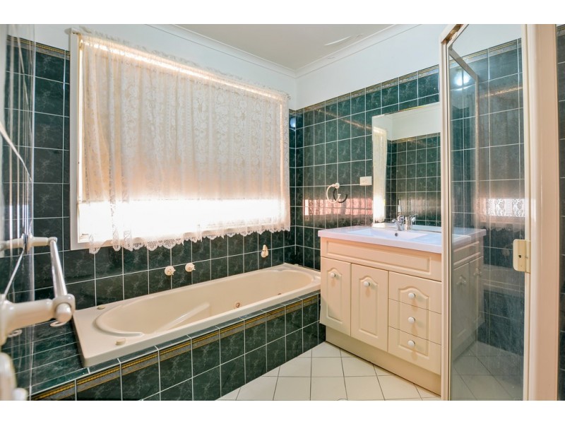 20 Bellaview Road, Flagstaff Hill SA 5159