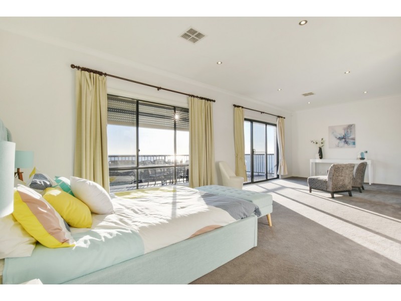 8 Boonga Street, Hallett Cove SA 5158