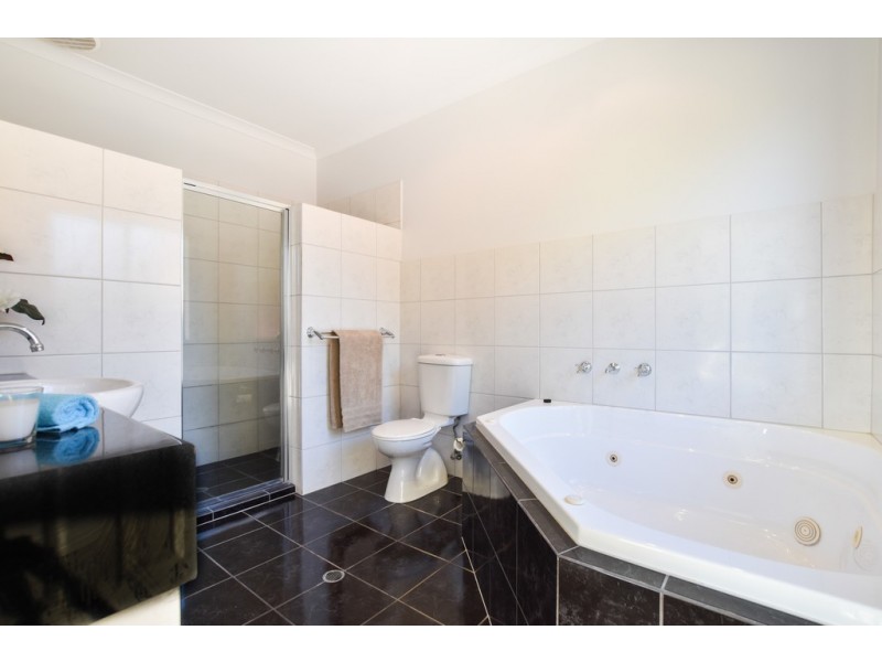 8 Boonga Street, Hallett Cove SA 5158
