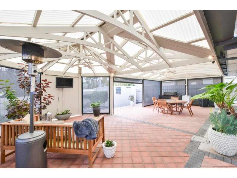 56 Riddoch Crescent, Woodcroft SA 5162