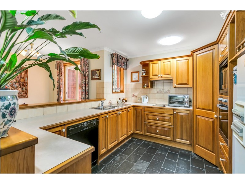 2 Egret court, Flagstaff Hill SA 5159