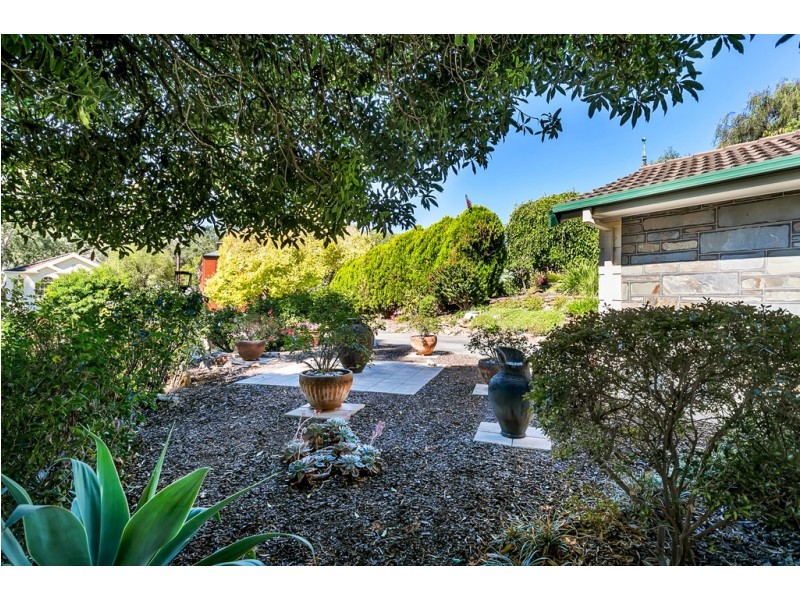 2 Egret court, Flagstaff Hill SA 5159