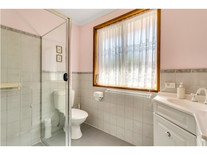 2 Egret court, Flagstaff Hill SA 5159