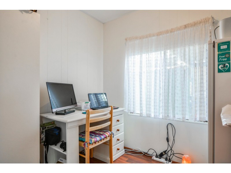 Cabin 147 Woodcroft Park Bains Rd, Woodcroft SA 5162