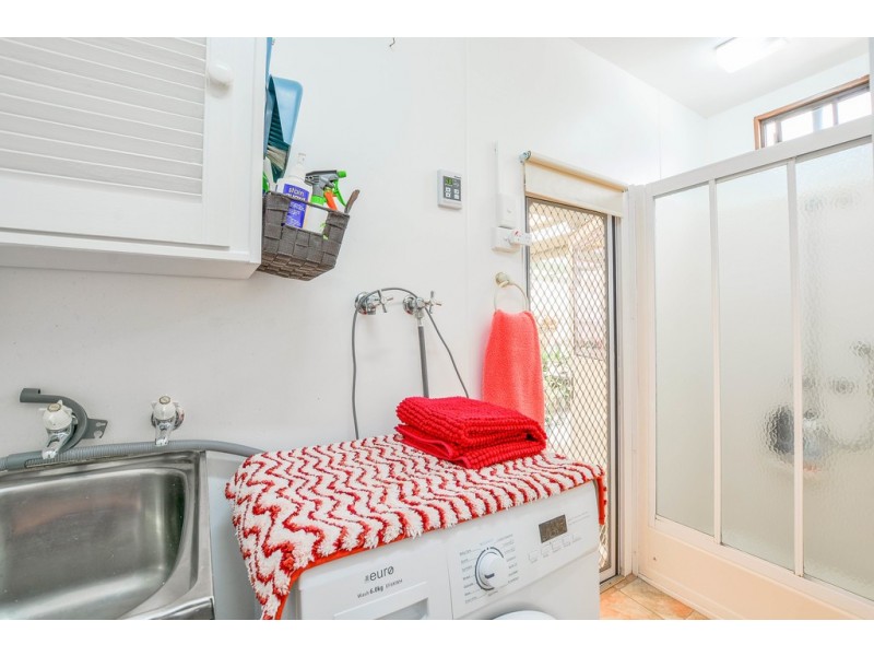 Cabin 147 Woodcroft Park Bains Rd, Woodcroft SA 5162