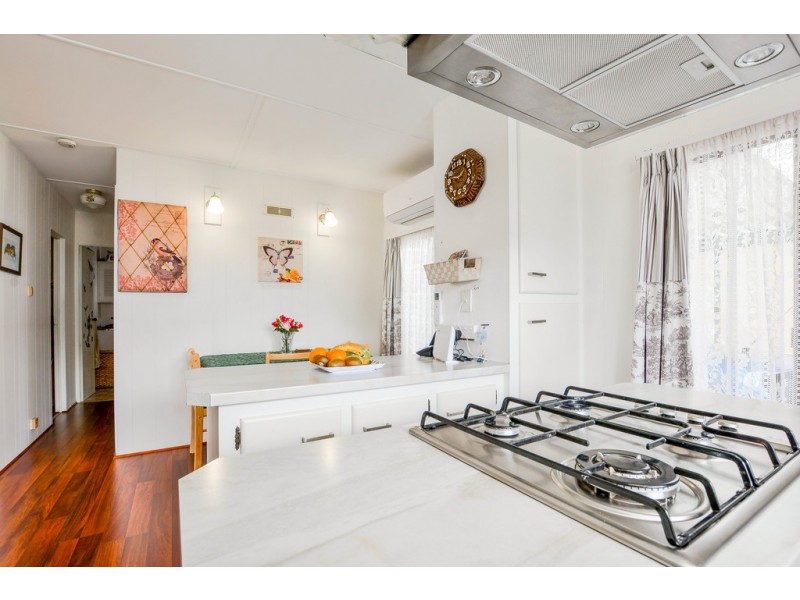 Cabin 147 Woodcroft Park Bains Rd, Woodcroft SA 5162