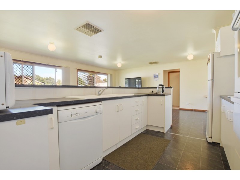 27 Brook Drive, Aberfoyle Park SA 5159