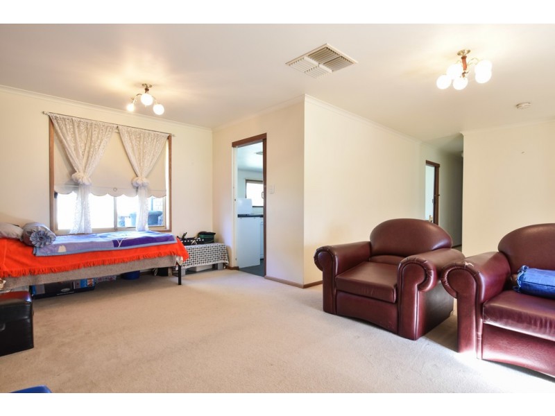 27 Brook Drive, Aberfoyle Park SA 5159