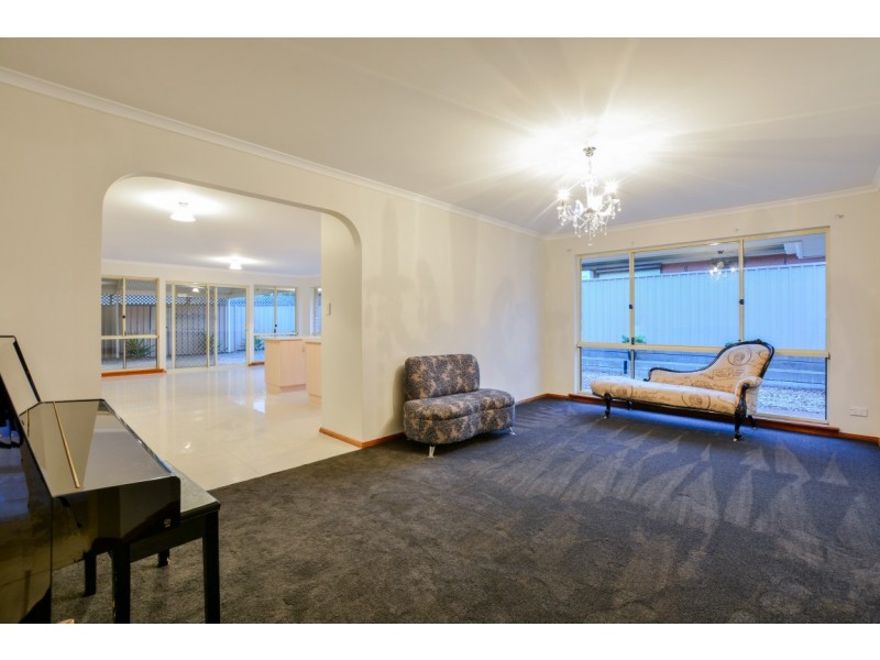 3 Sovereign Drive, Woodcroft SA 5162