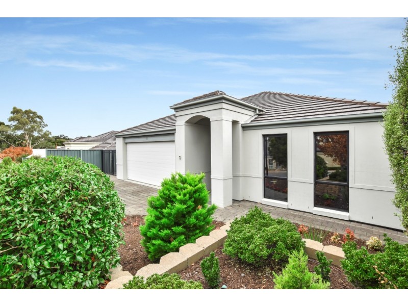 33 Pinnacle Crescent, Flagstaff Hill SA 5159