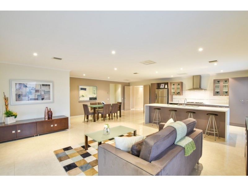 33 Pinnacle Crescent, Flagstaff Hill SA 5159