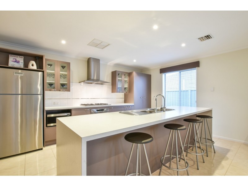 33 Pinnacle Crescent, Flagstaff Hill SA 5159