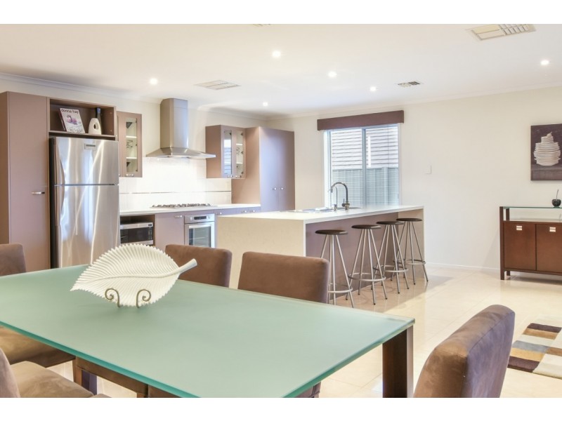 33 Pinnacle Crescent, Flagstaff Hill SA 5159