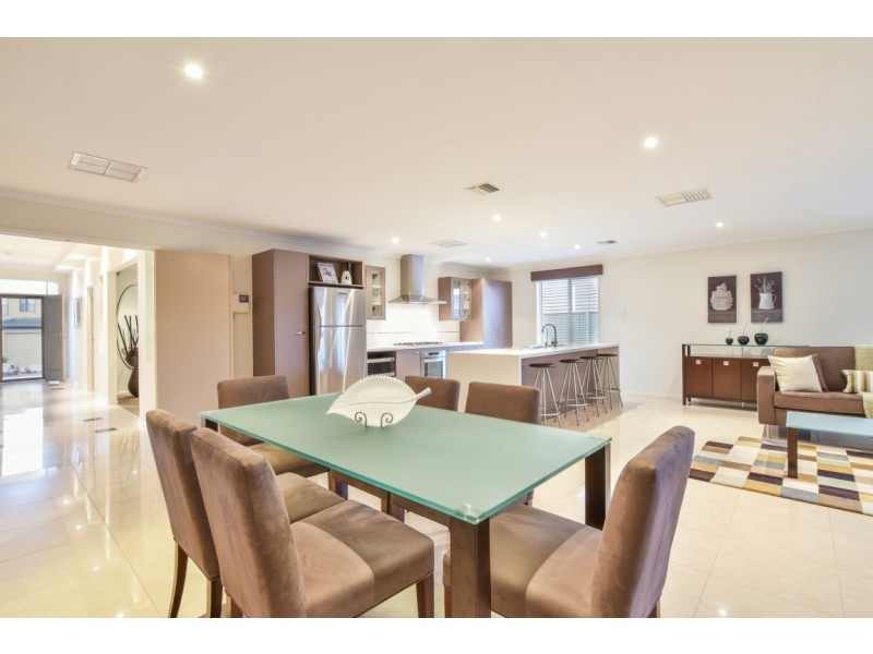 33 Pinnacle Crescent, Flagstaff Hill SA 5159