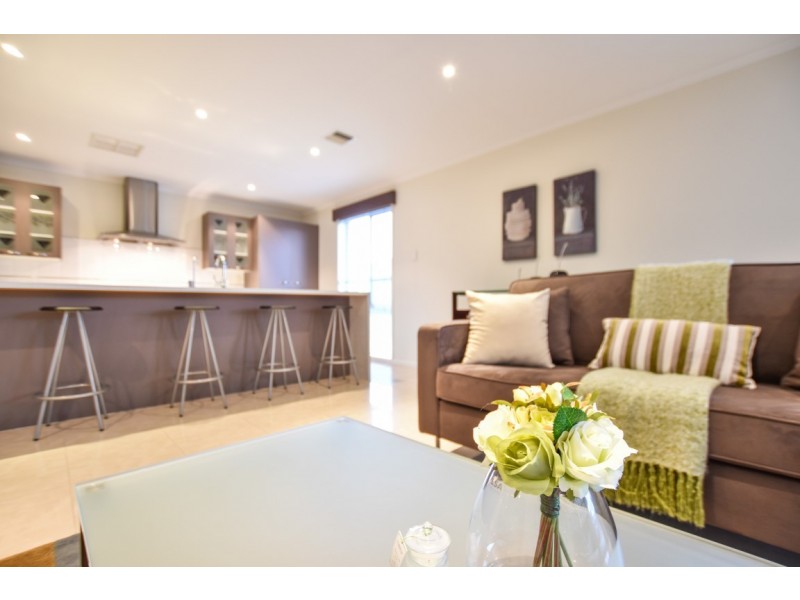 33 Pinnacle Crescent, Flagstaff Hill SA 5159