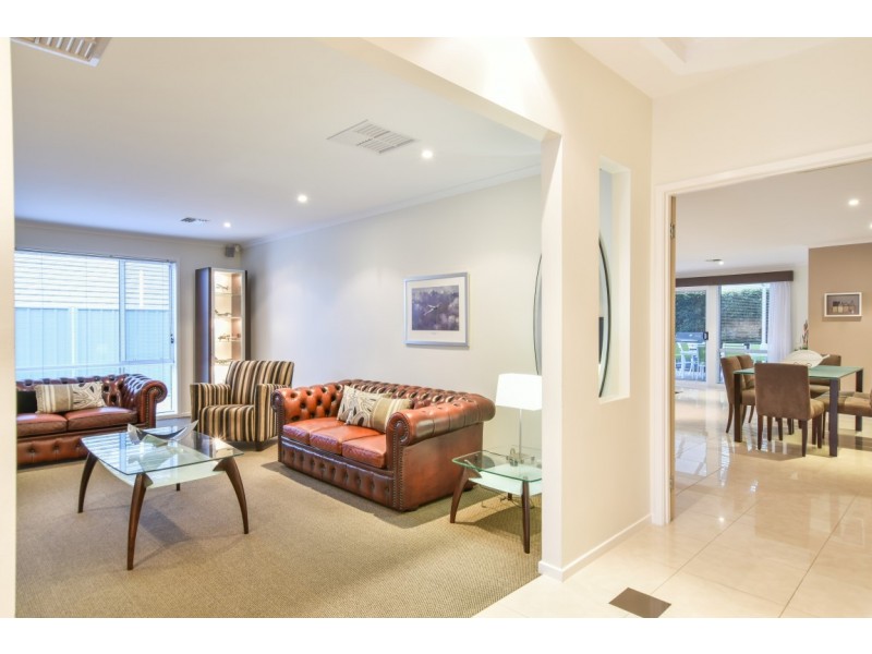 33 Pinnacle Crescent, Flagstaff Hill SA 5159