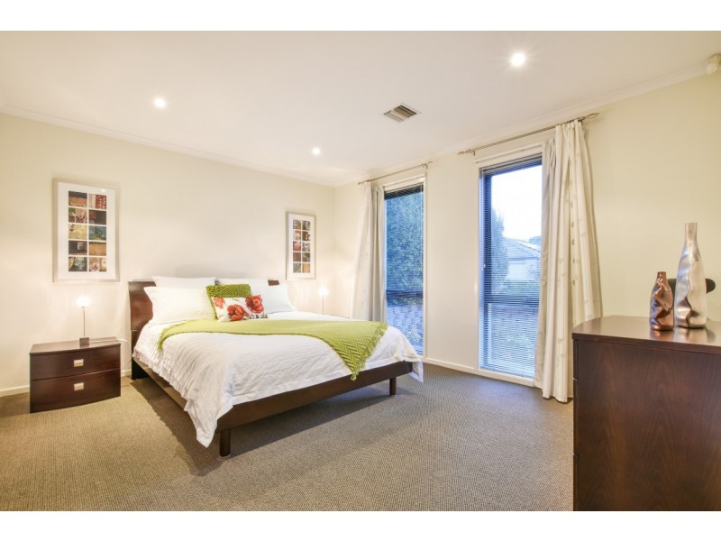 33 Pinnacle Crescent, Flagstaff Hill SA 5159