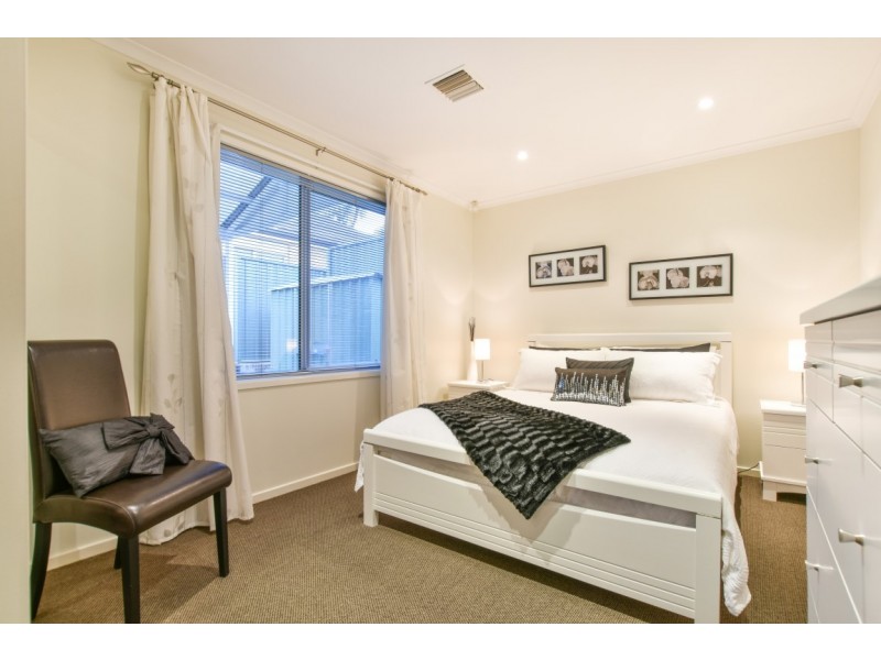 33 Pinnacle Crescent, Flagstaff Hill SA 5159