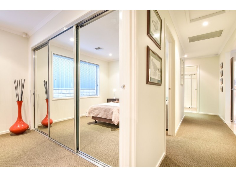 33 Pinnacle Crescent, Flagstaff Hill SA 5159