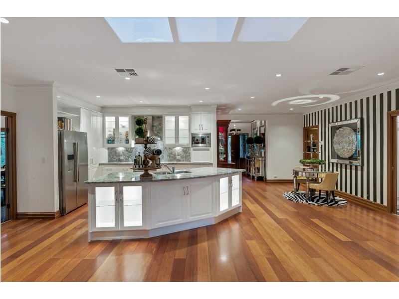 5 Craigburn Drive, Flagstaff Hill SA 5159