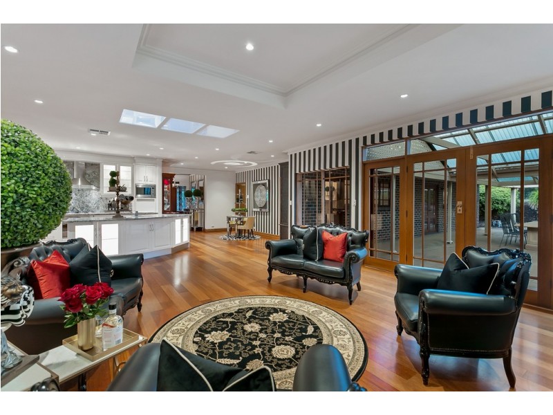 5 Craigburn Drive, Flagstaff Hill SA 5159