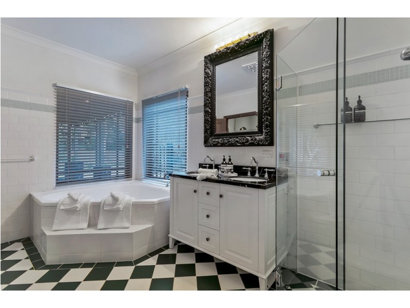 5 Craigburn Drive, Flagstaff Hill SA 5159