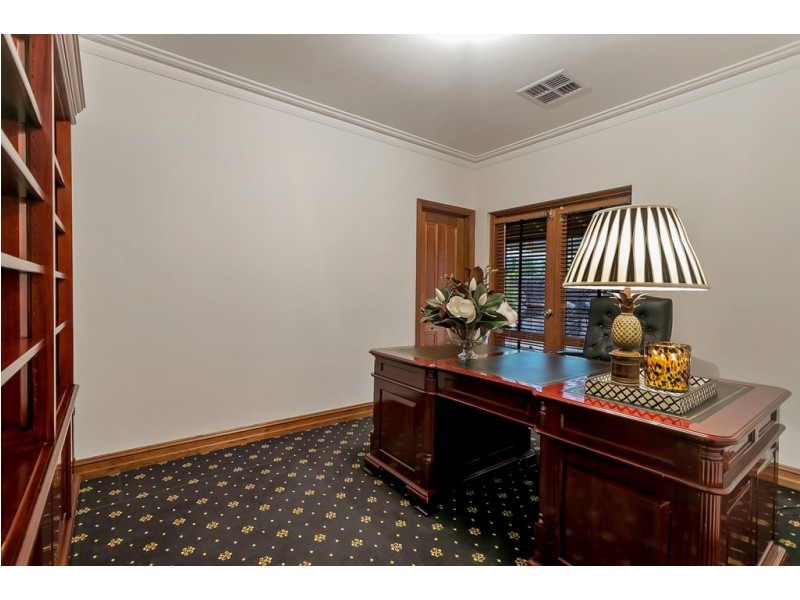 5 Craigburn Drive, Flagstaff Hill SA 5159