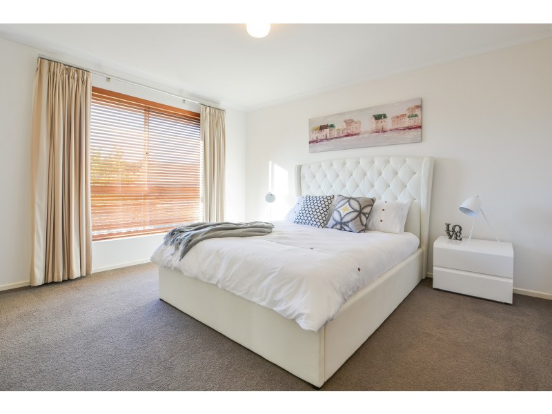 33 Homestead Drive, Aberfoyle Park SA 5159