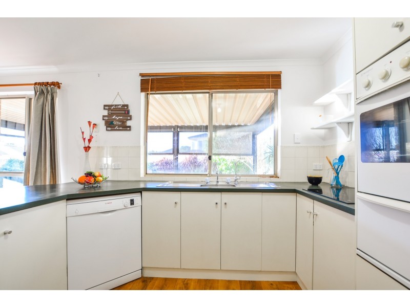 33 Homestead Drive, Aberfoyle Park SA 5159