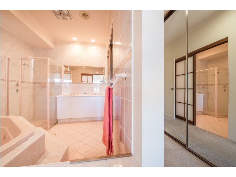 43 Sandalwood Crescent, Flagstaff Hill SA 5159