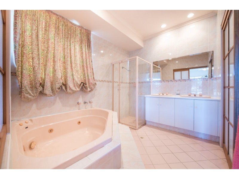 43 Sandalwood Crescent, Flagstaff Hill SA 5159