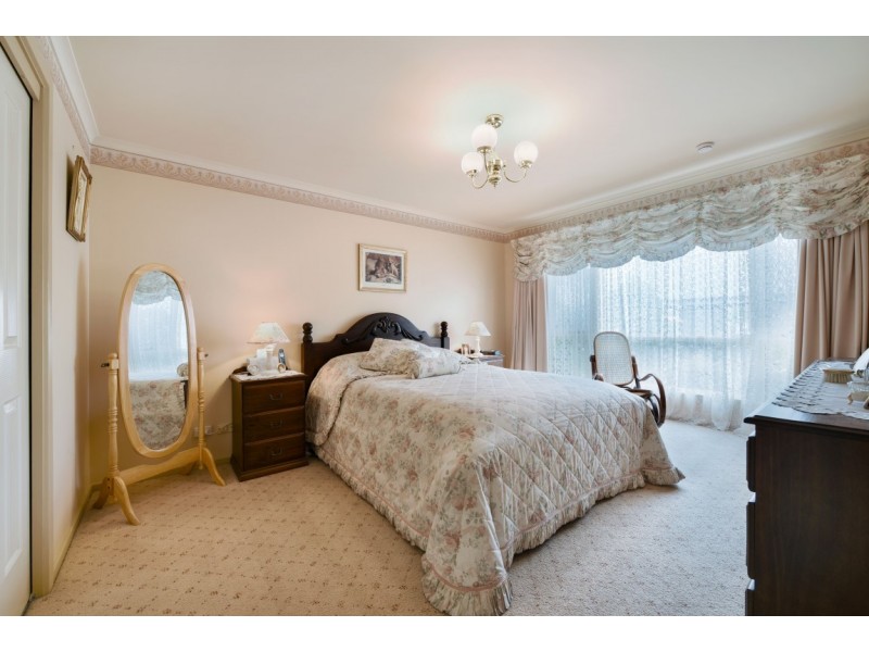 12 Yaldara Close, Woodcroft SA 5162