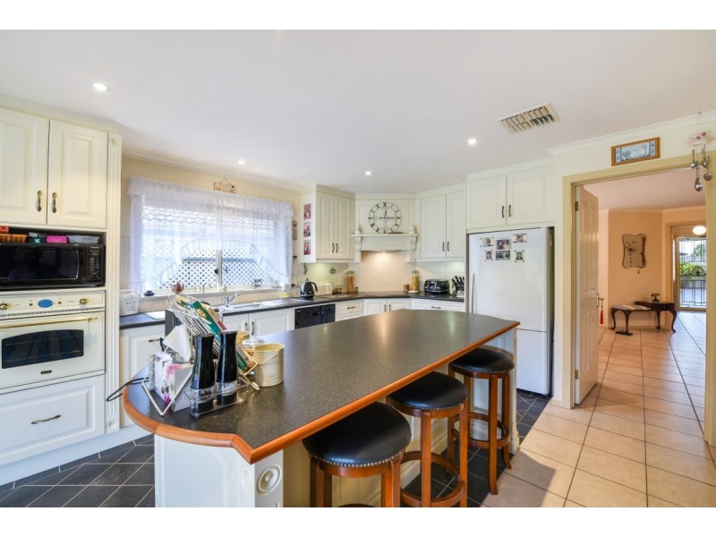 12 Yaldara Close, Woodcroft SA 5162