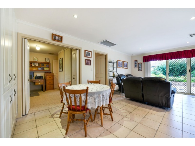 12 Yaldara Close, Woodcroft SA 5162