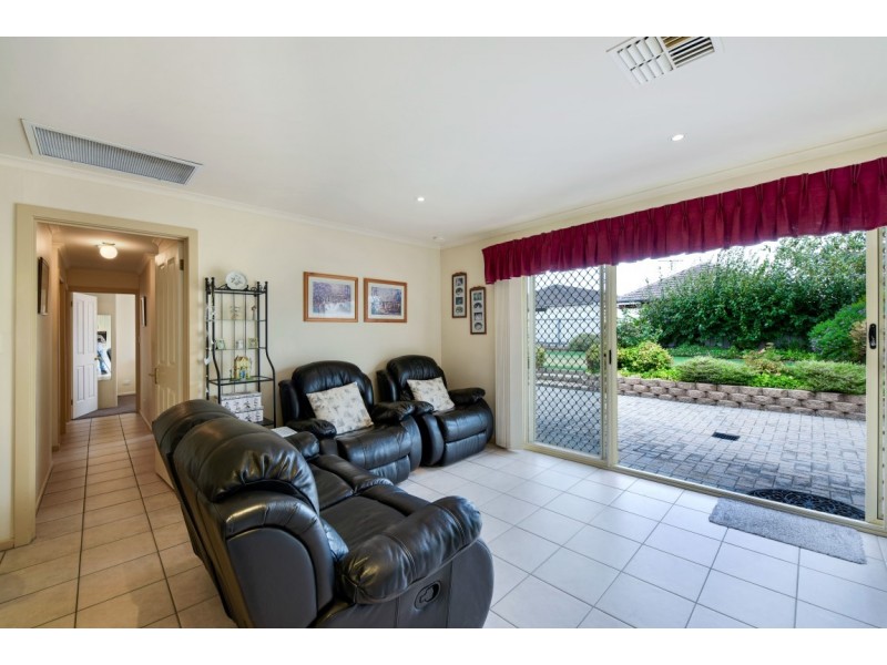 12 Yaldara Close, Woodcroft SA 5162